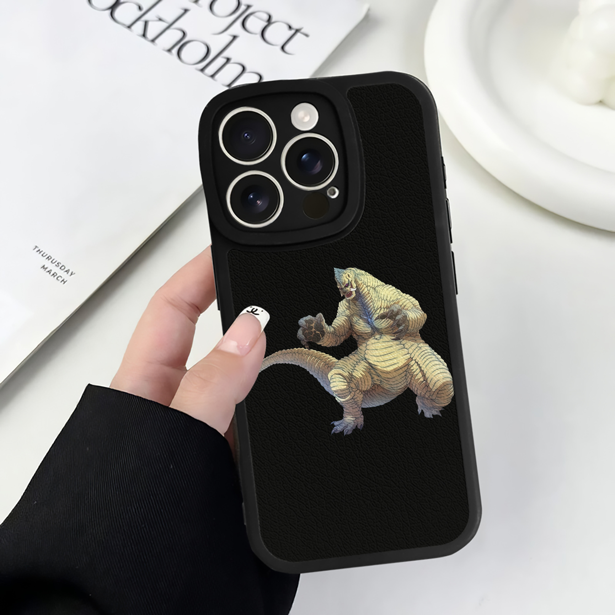 （画像用） ウルトラマン Ultraman 【iPhone 16シリーズ対応】シリコンスマホケース（レザー調） 材質：シリコン